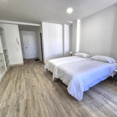 By Playa De Canteras Apartment *